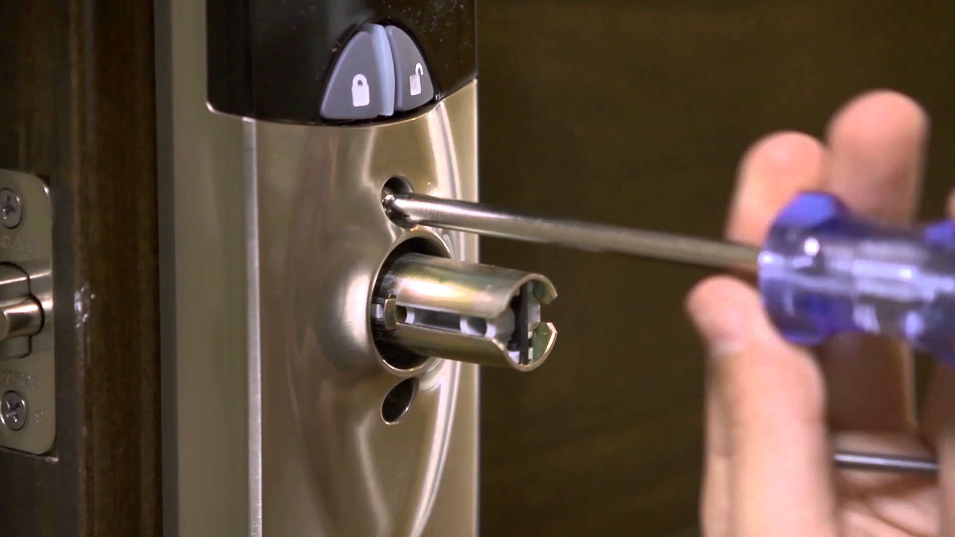 Hiring a Dependable 24 Hour Locksmith Service