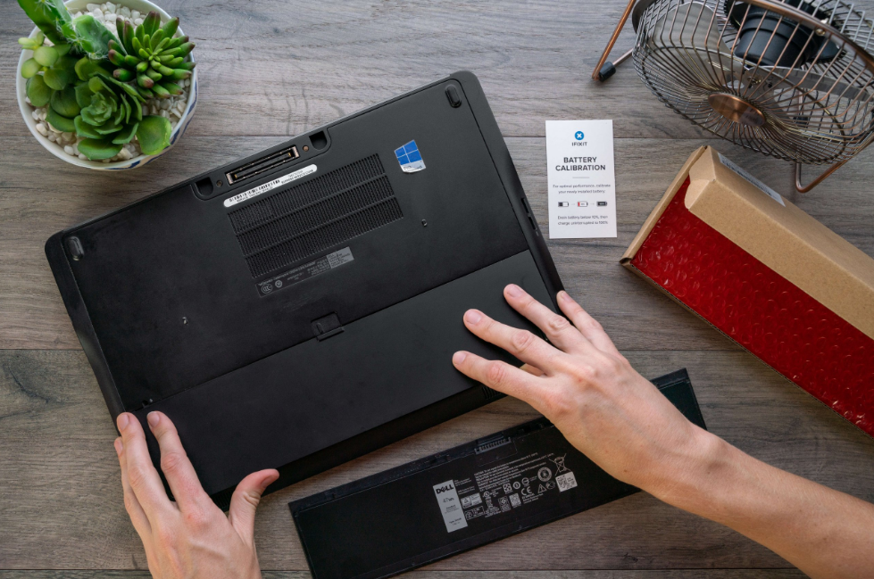 Top 3 Signs To Instantly Go For Laptop Battery Replacement