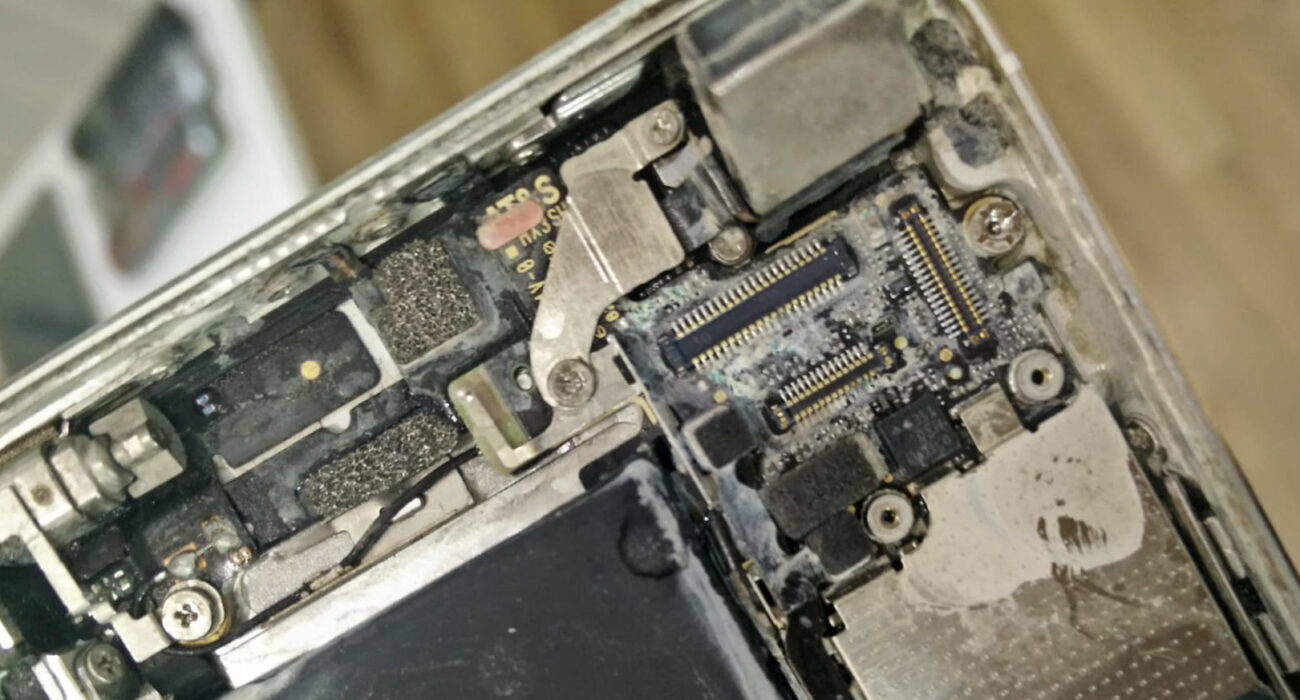 5 Steps to Salvage a Water-Damaged iPhone